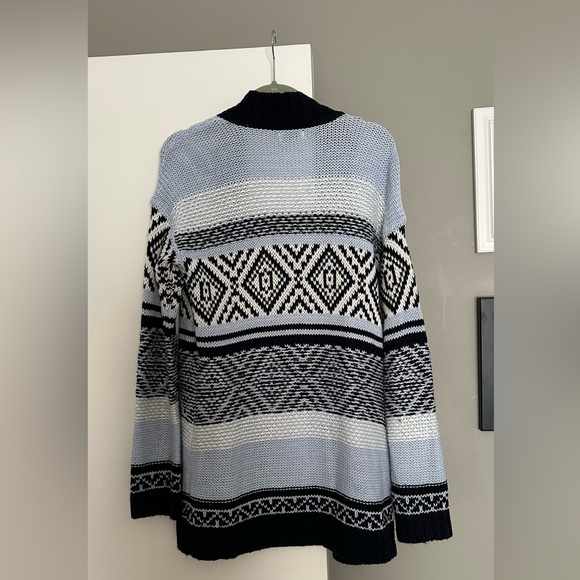 Blue and White Pattern Sweater - Picture 2 of 2